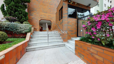 Image 53 - 925211